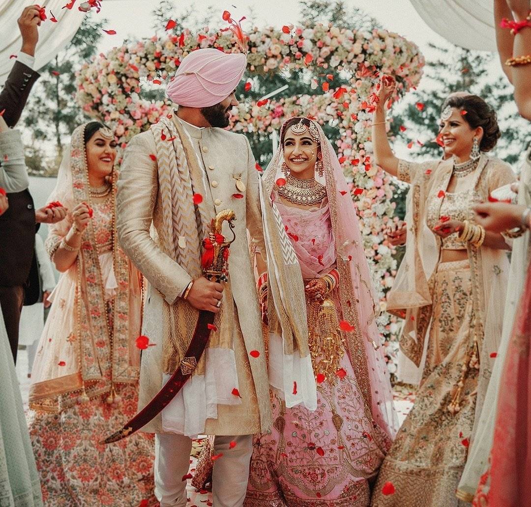 Свадьба в индийском стиле: традиции, декор, наряды