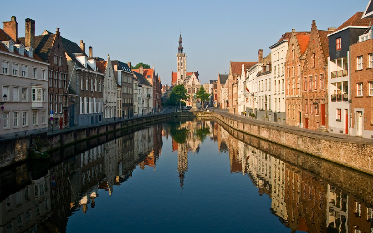 Брюгге. Бельгия. Средневековый город Брюгге. Мерксем Бельгия.