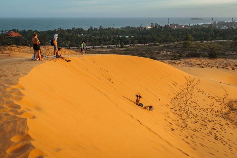 Красные дюны в фантьете. белые и красные дюны: величественность озера лотосов в пустыне. как добраться до белых дюн на байке самостоятельно
