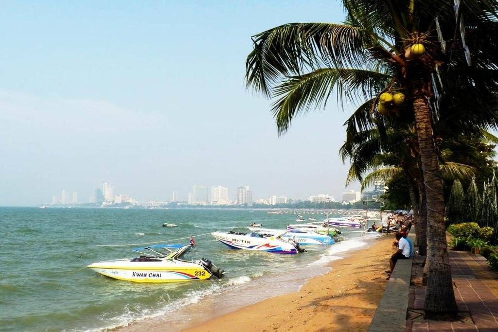 Пляж джомтьен в паттайе (тайланд) - описание
