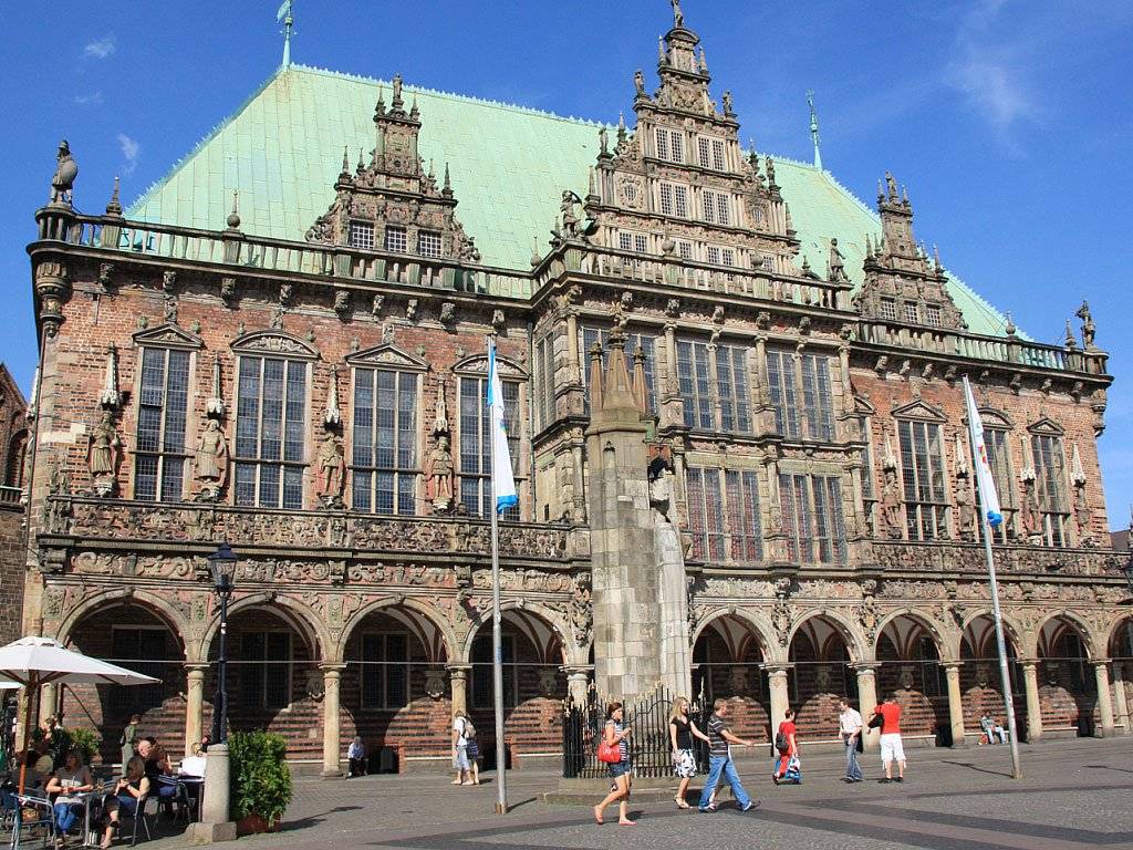 Ратуша бремена. Бремен Rathaus. Ратуша в Бремене. Готическая ратуша Бремен. Бремен площадь Rathaus.