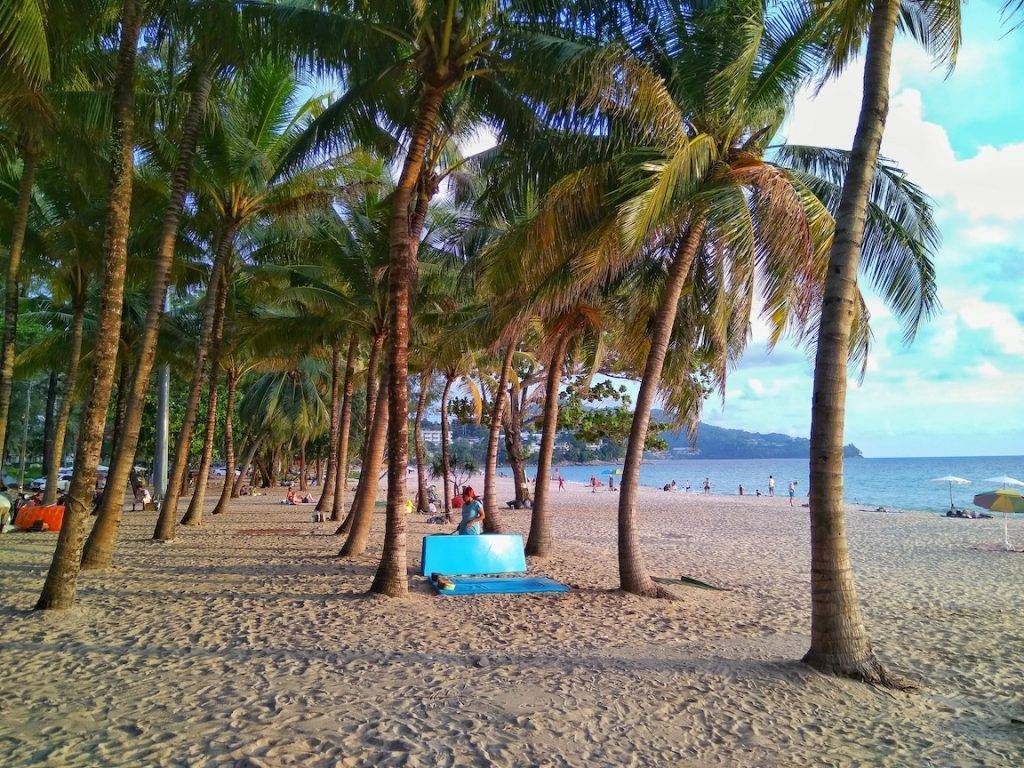 Пляж сурин на пхукете. Сурин. Сурин Тайланд. Тайланд пляж Сурин. Surin Beach пляж.