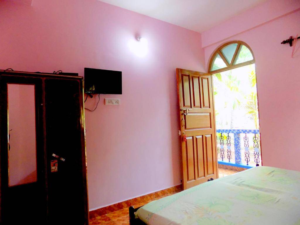 Guest house room in calangute, goa, oby guesthouser 9145 цены, фотографии, отзывы, адрес. индия