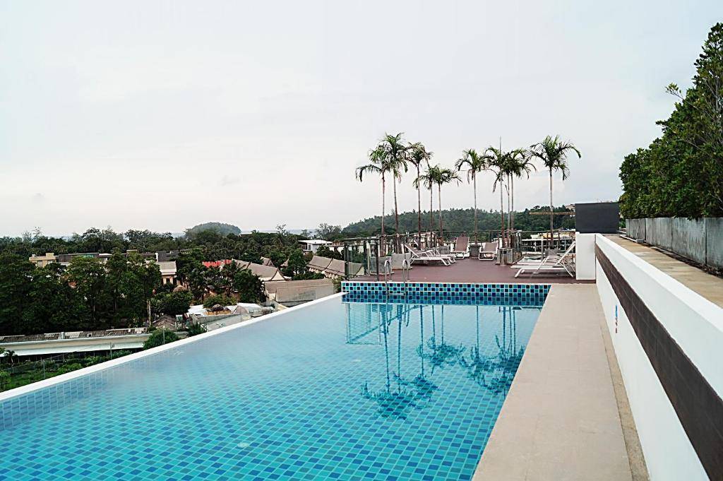 Отели с бассейном на крыше в тайланде