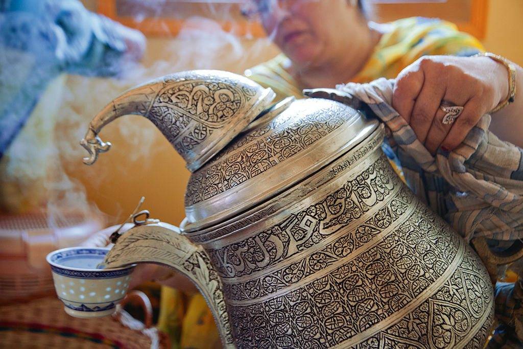 Чай в индии - одна из главных культур | индианка