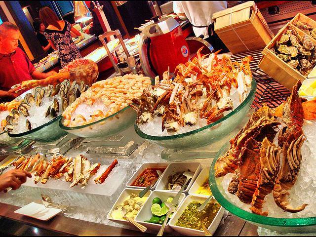 Гид по морепродуктам: что попробовать и где поесть на пхукете