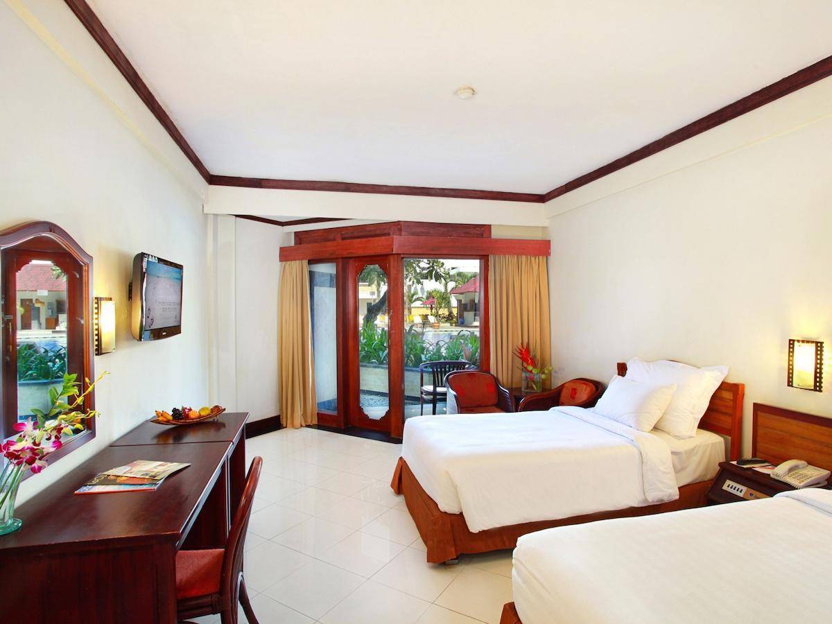 Grand bali 4. Grand Whiz Hotel Nusa Dua Супериор номер. Xperia Grand Bali. Xperia Grand Bali 4. Xperia Grand Bali Hotel 4*.