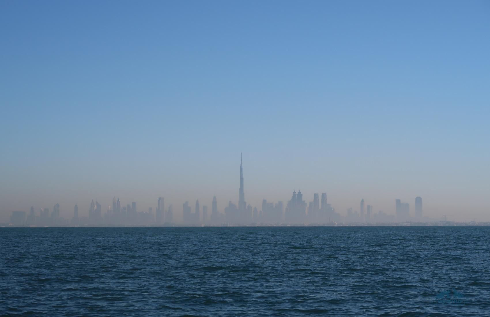 Дубай сегодня 19 апреля. Дубай 2022. Дубай сейчас. ОАЭ климат в сентябре и октябре Дубай. А В ОАЭ светит солнце.