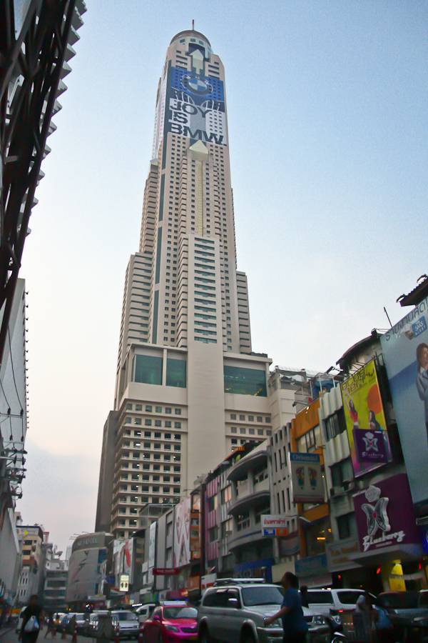 Небоскреб mahanakhon в бангкоке и смотровая площадка со стеклянным полом на высоте 78 этажа