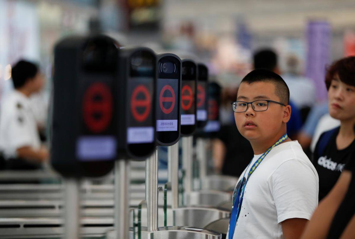 Аэропорт Гонконга. Зарядка в Гонконге. Hong Kong Airport.