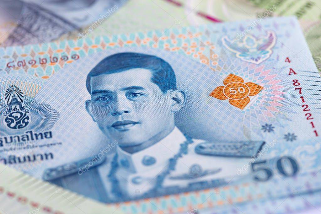 Какую валюту брать в таиланд?