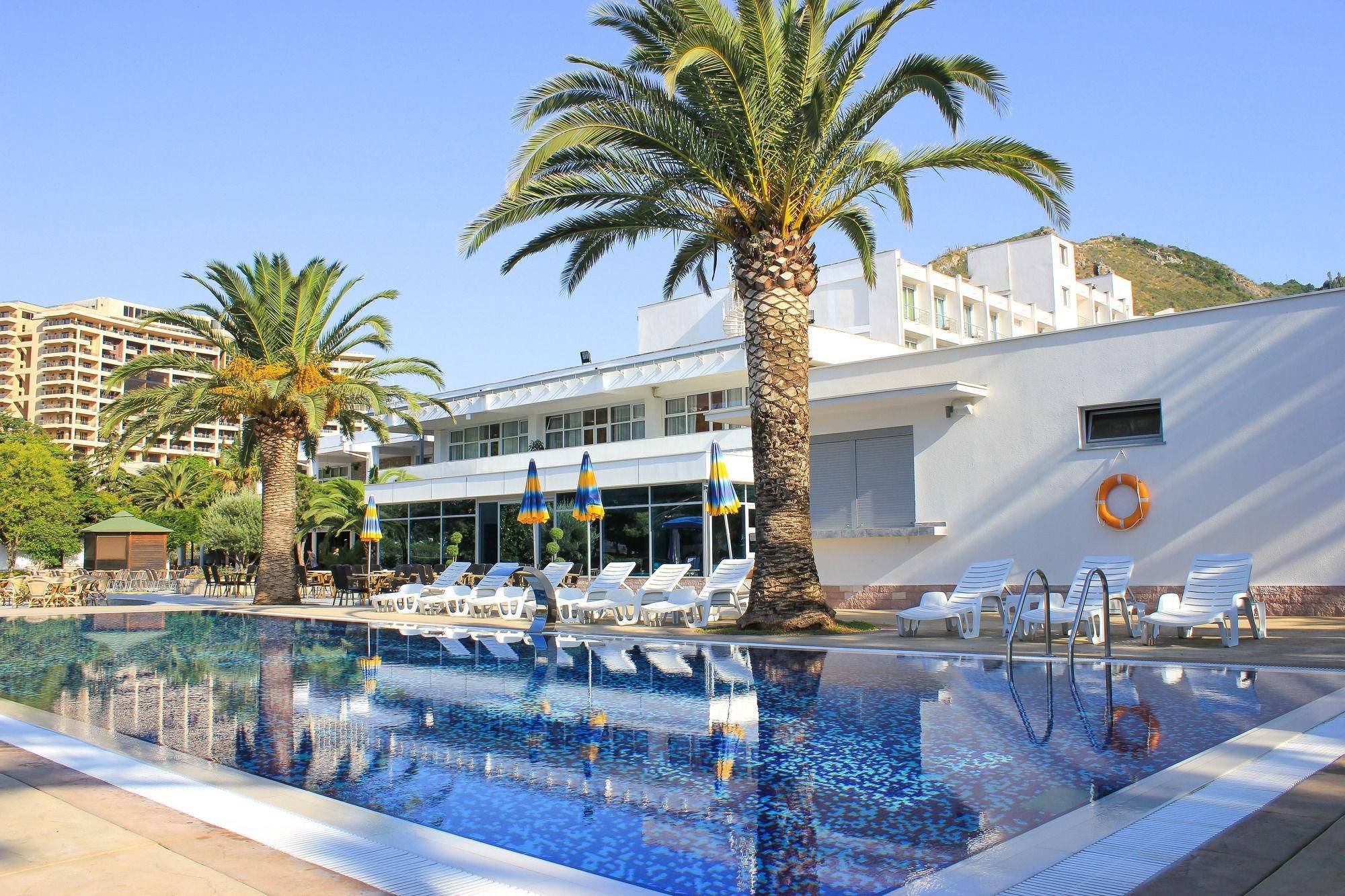10 лучших отелей черногории "всё включено" со своим пляжем