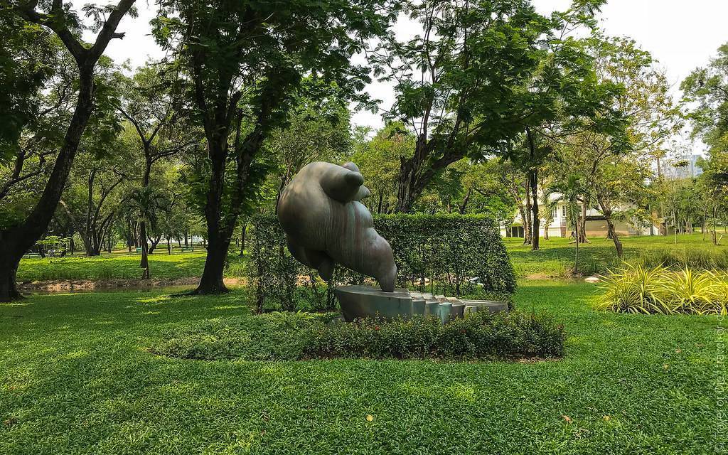 Парк люмпини в бангкоке (lumpini park bangkok)