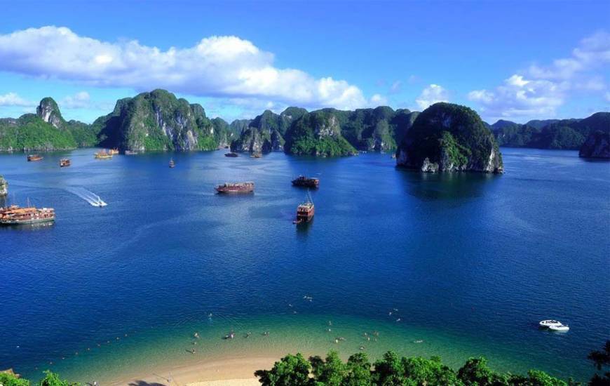 Бухта халонг, вьетнам. фото, экскурсии, отзывы, цена, отели рядом, видео, как добраться из нячанга — туристер.ру
