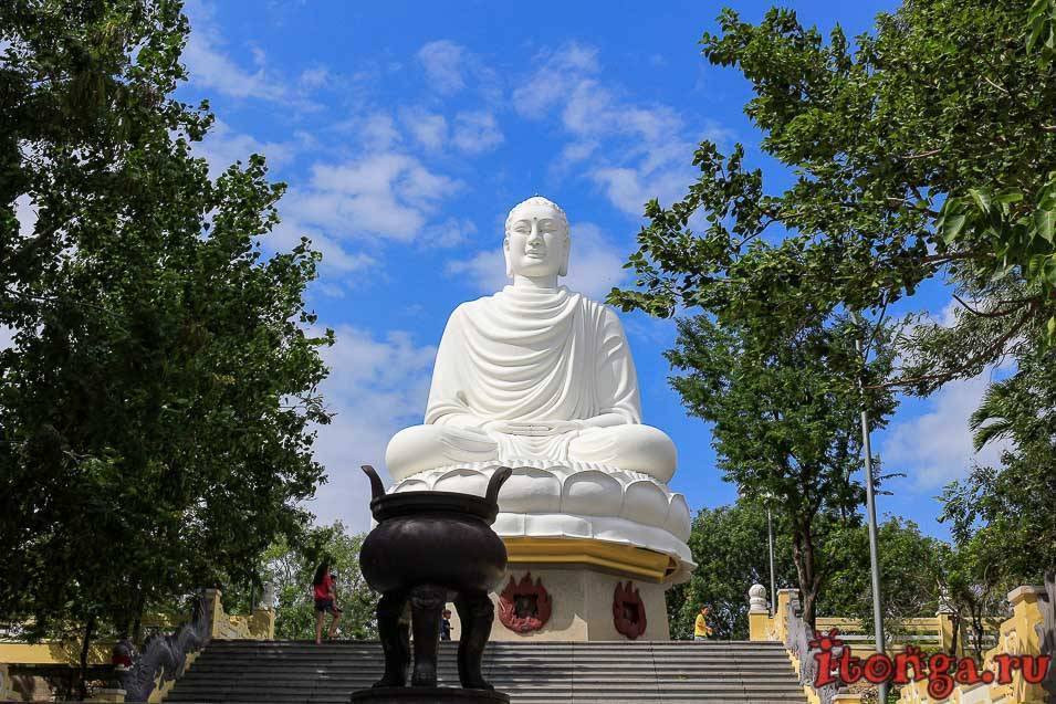 Пагода Лонг Шон в Нячанге — самая популярная достопримечательность