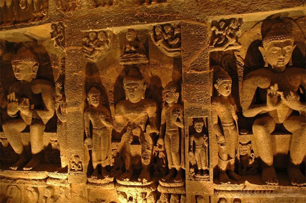 Пещеры аджанты — памятник всемирного наследия