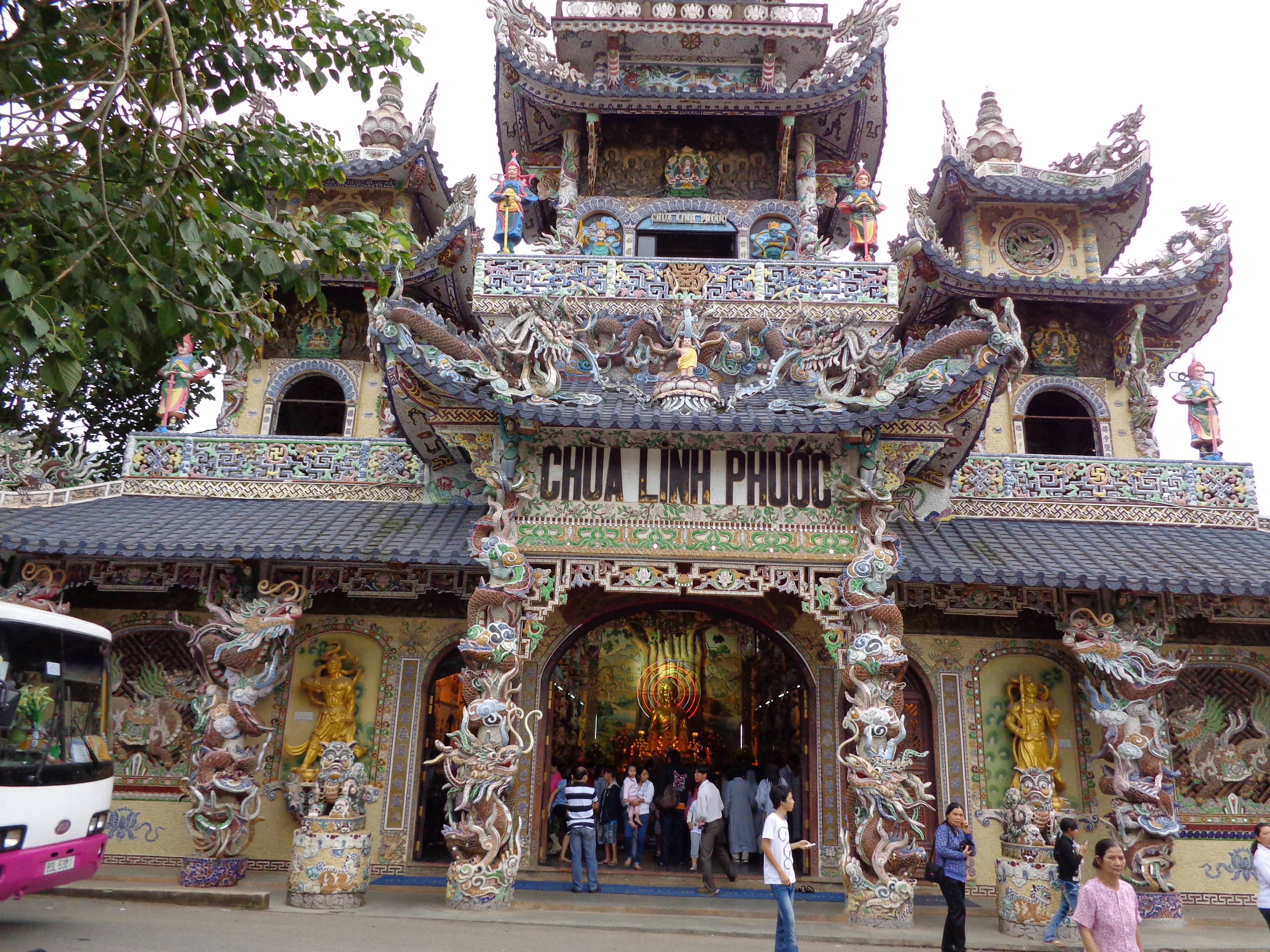 Храм линь фуок во вьетнаме: фото, впечатления, вход в ад, как добраться, видео и фото
