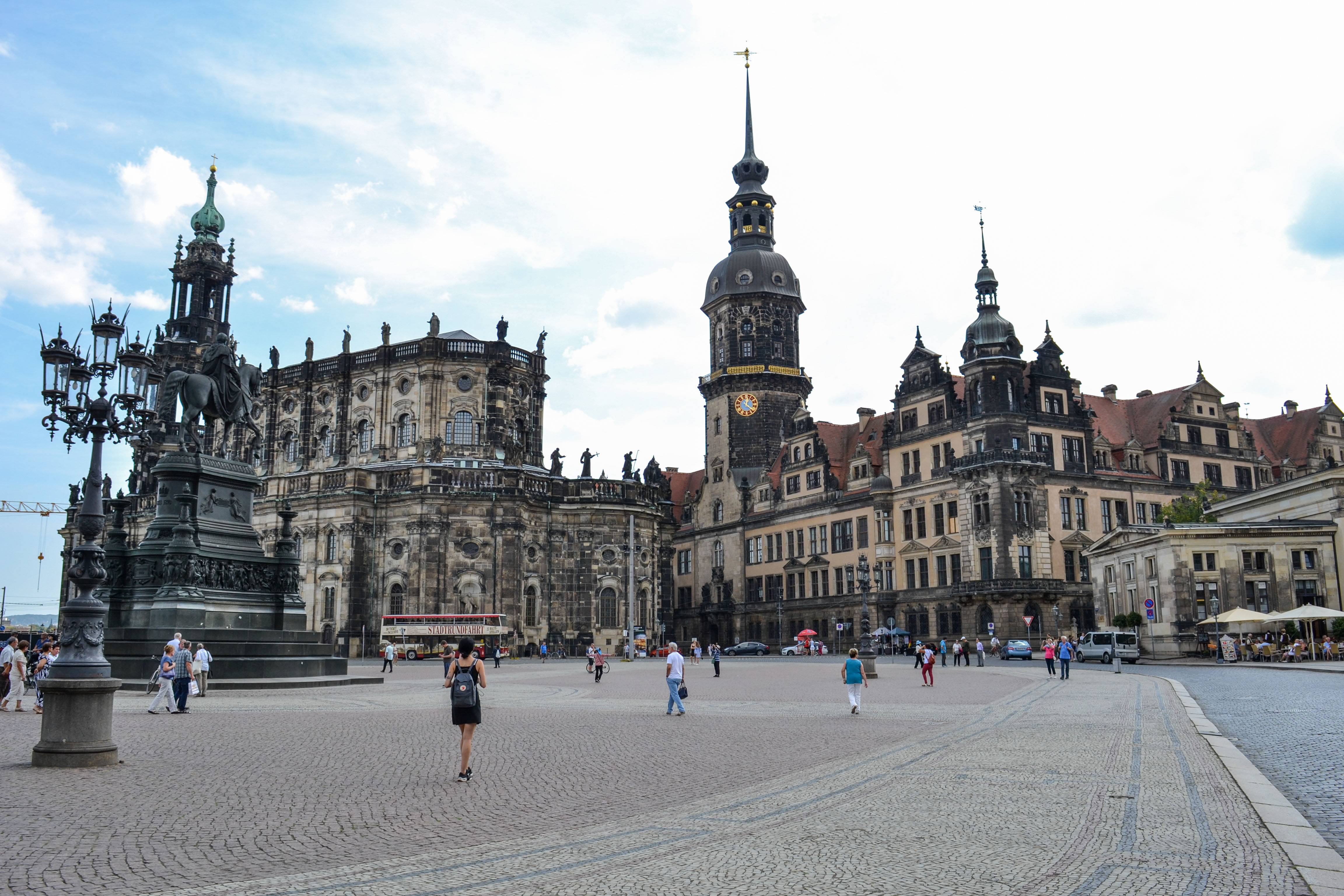 Дворец-резиденция в Дрездене