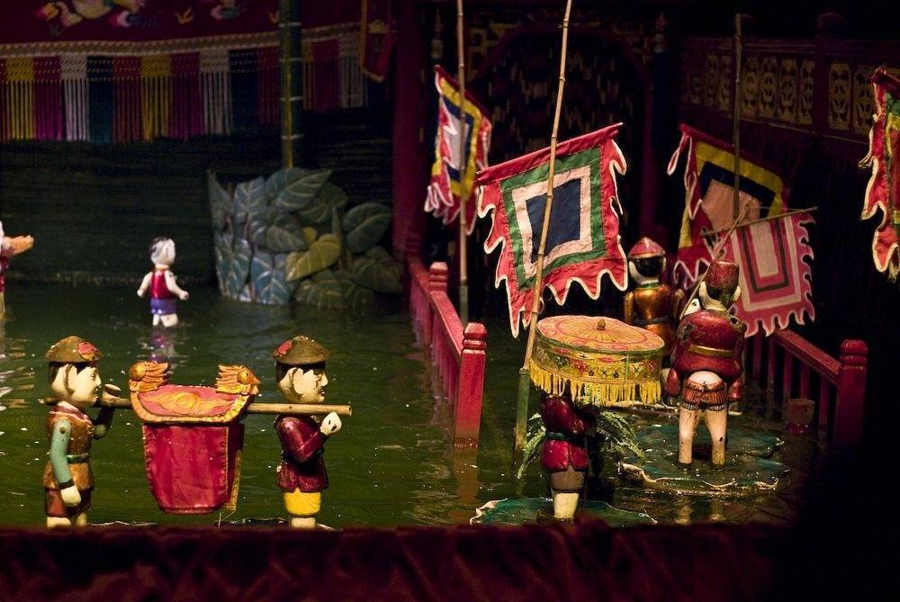 Кукольный театр на воде и дом культуры в нячанге