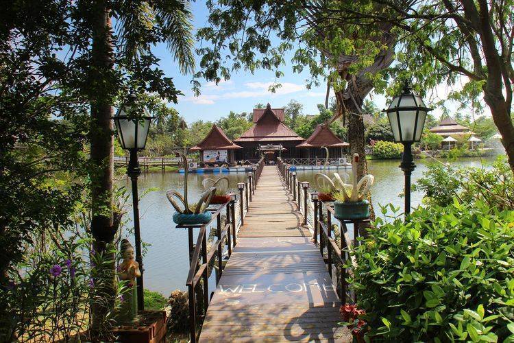 Фруктовый сад супхаттраланд, районг (таиланд): история, фото, как добраться, адрес
на карте и время работы в 2021 - 2022