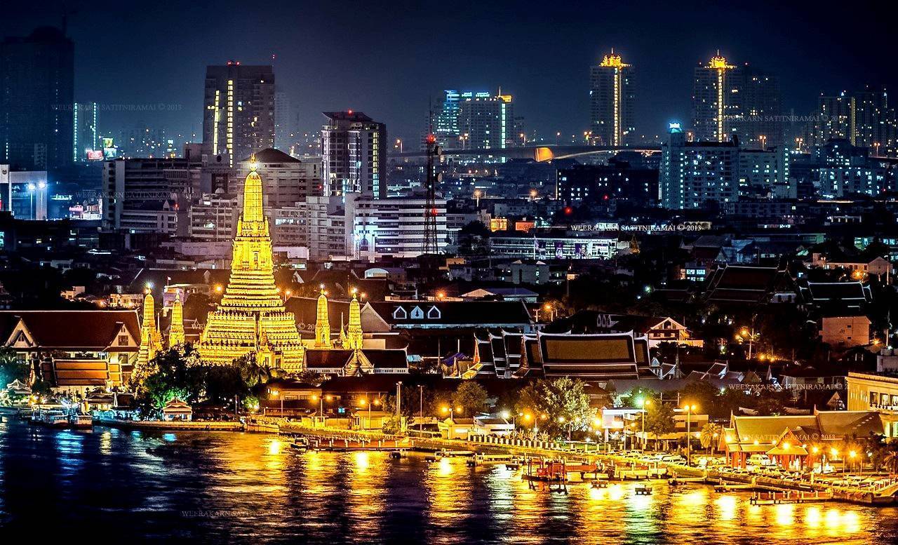 The Temple of morning Dawn Bangkok