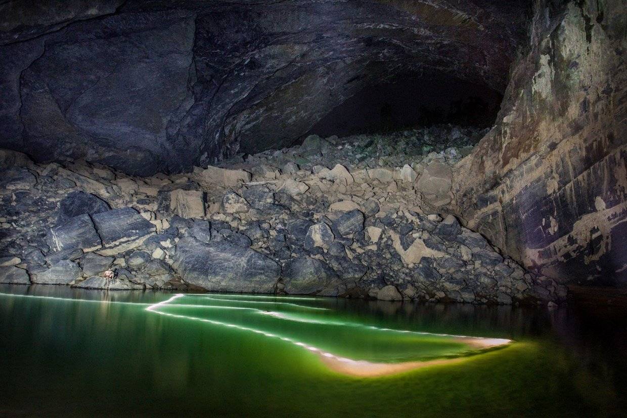 Крупнейшие пещеры в мире в национальном парке фонгня-кебанг во вьетнаме