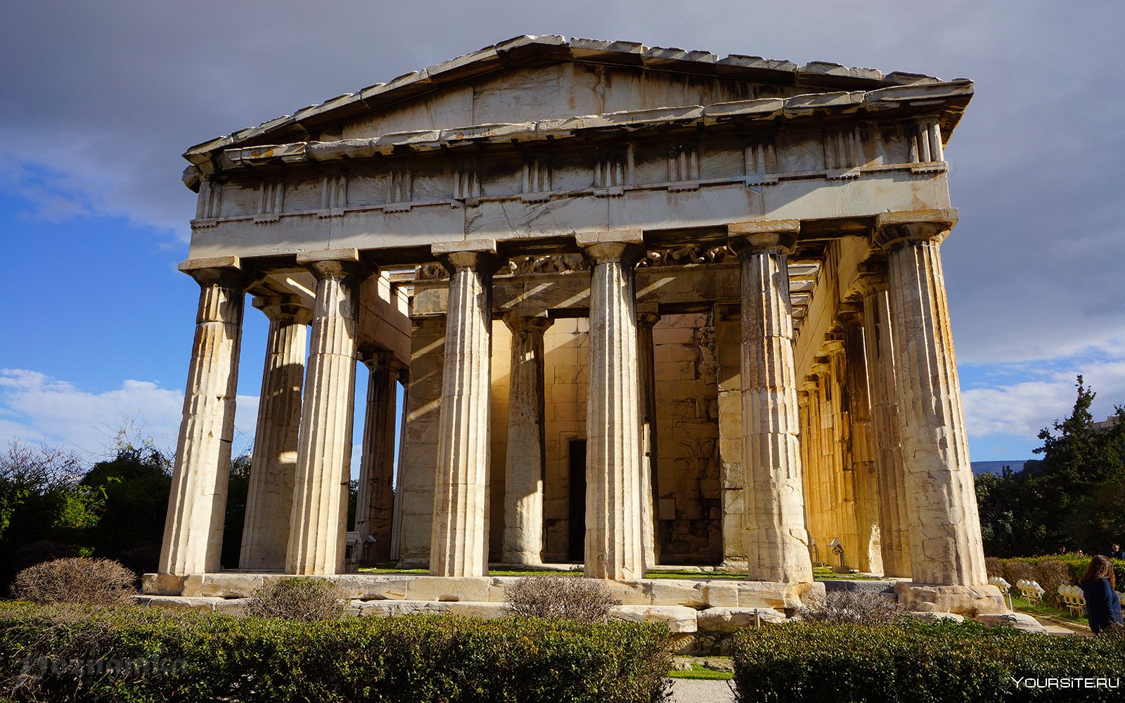 Эрехтейон – необычный жреченский храм в афинском акрополе