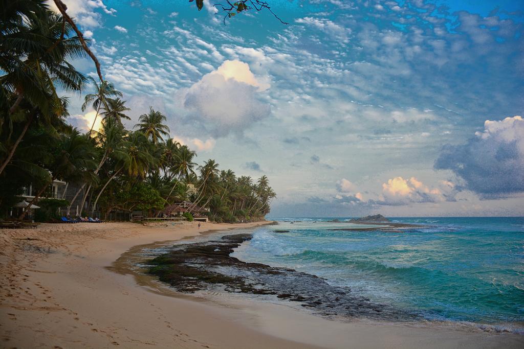 Пляж унаватуна — уютное местечко без волн