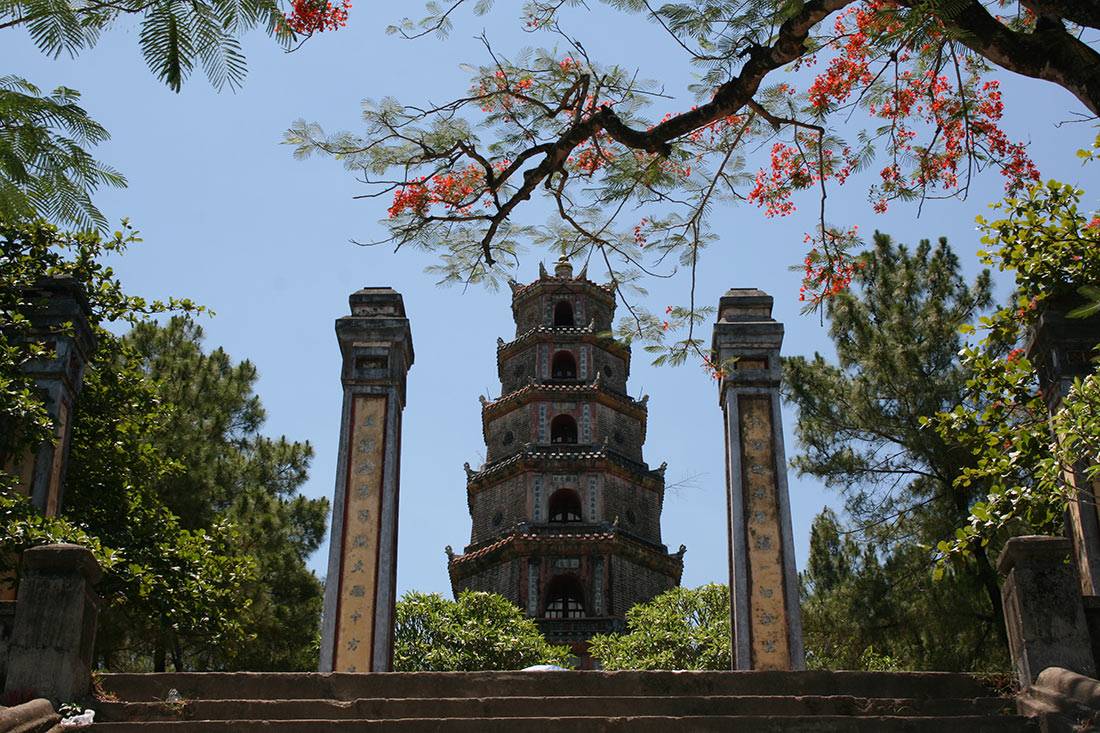 Пагода тиен му, хуэ (вьетнам): история, фото, как добраться, адрес
на карте и время работы в 2022 - 2023