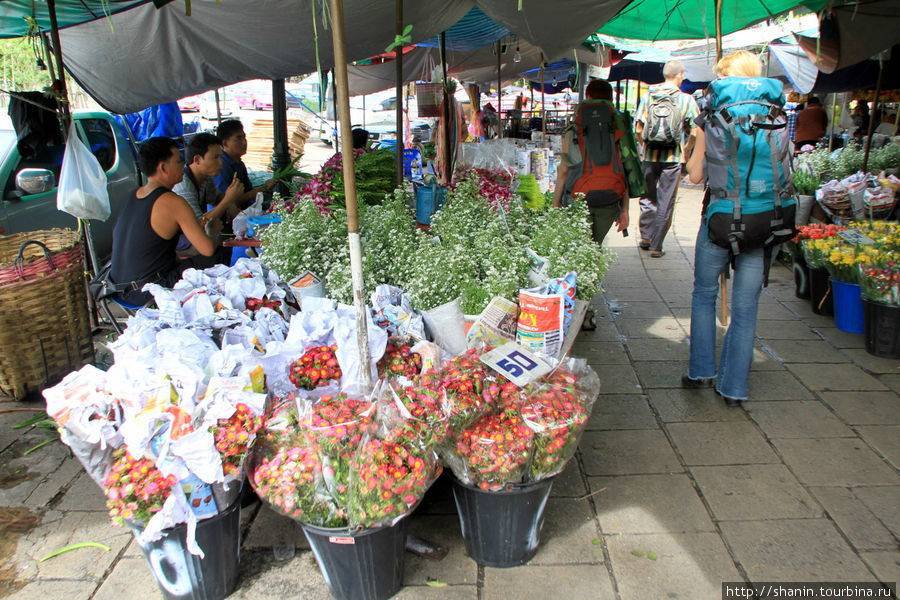 Цветочный рынок в бангкоке