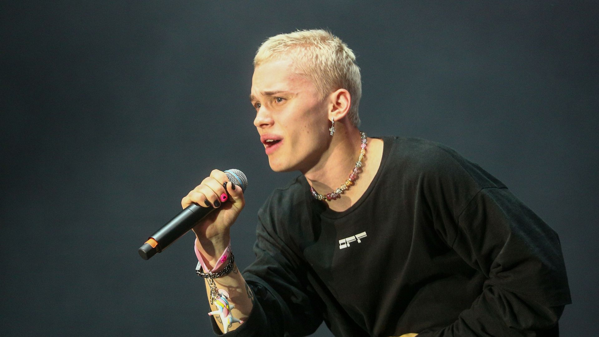 Работа врачом за границей: преимущества и зарплата