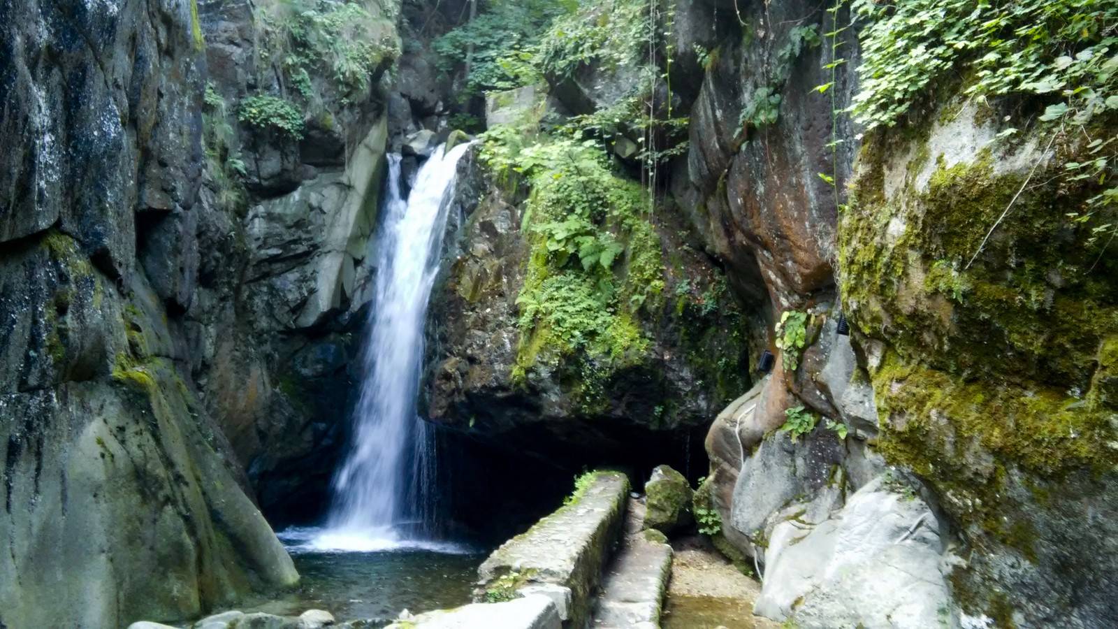 Два водопада с романтичными легендами: “девичьи слезы” и “мужские слезы” в абхазии