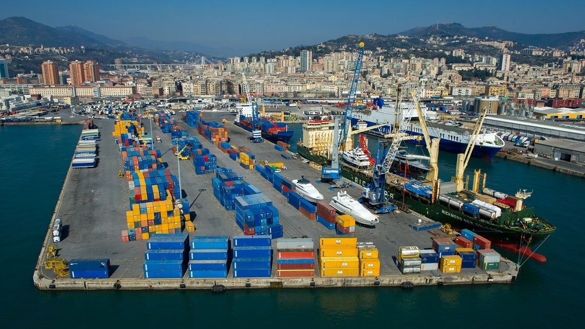 Топ 10 самых больших портов в мире