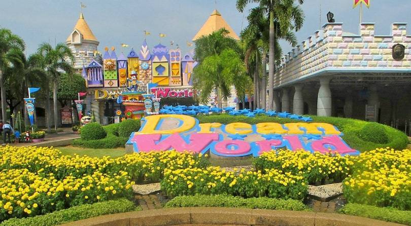 «dream world» — парк аттракционов в бангкоке