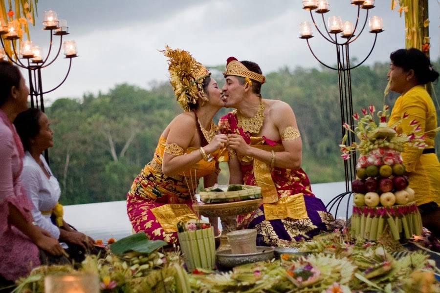 Свадебная церемония на бали для двоих: фото, организация и традиции