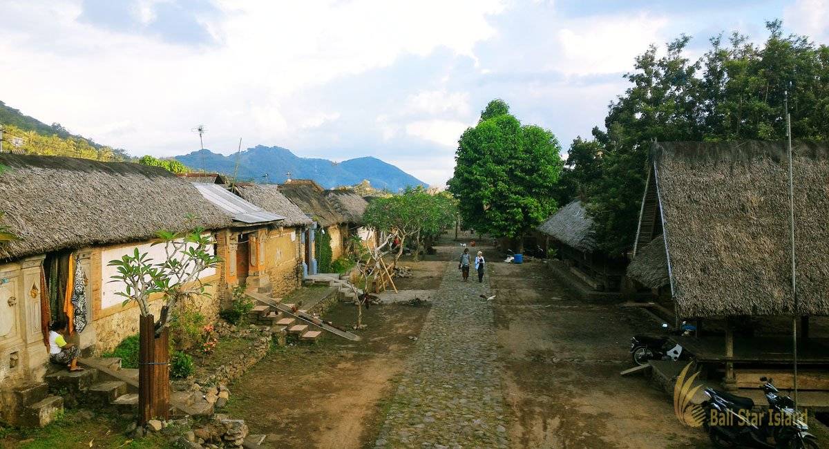 Традиционная деревня tenganan на бали