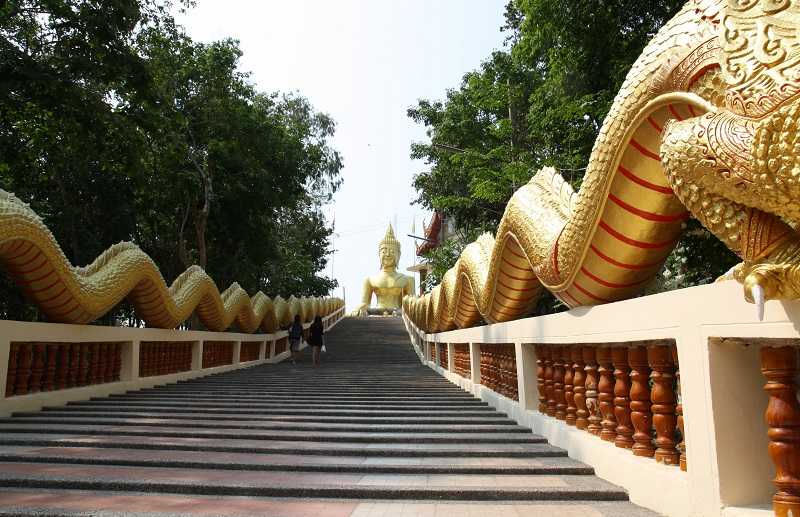 Храм большого будды в паттайе. зачем ехать на холм будды в паттайе