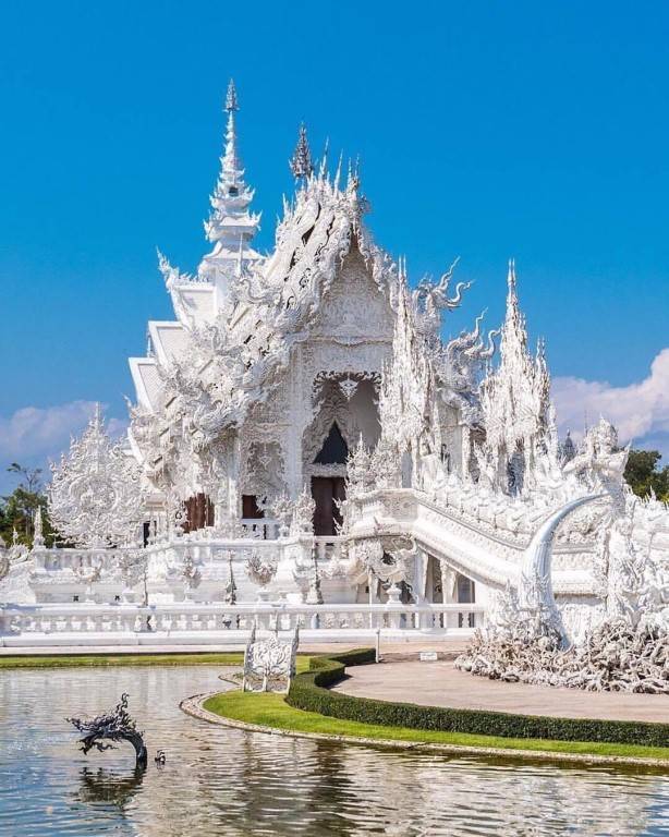 Белый храм в тайланде- время застывшее в камне
