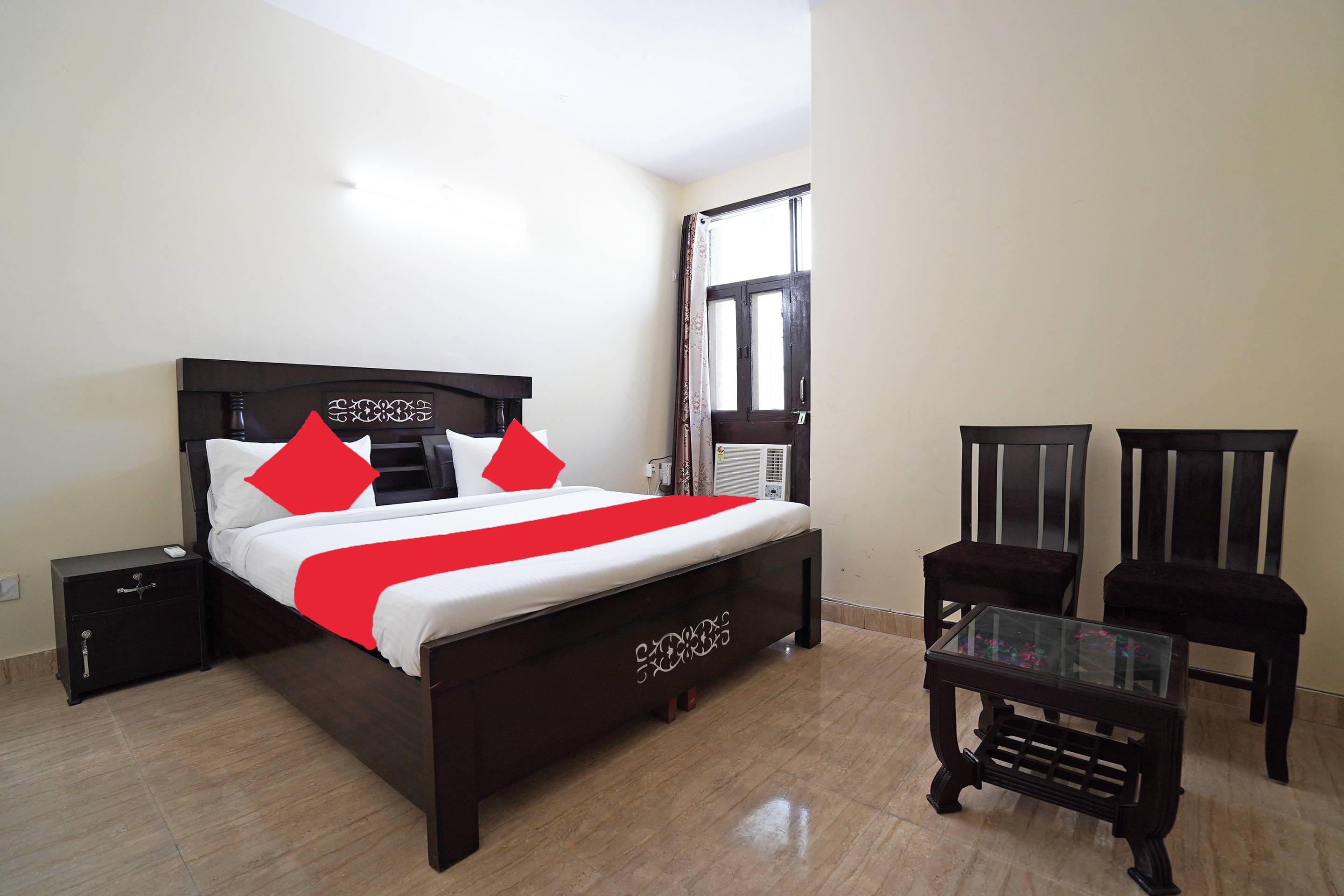 Отель chalet hotel new delhi, город нью-дели, бронировать