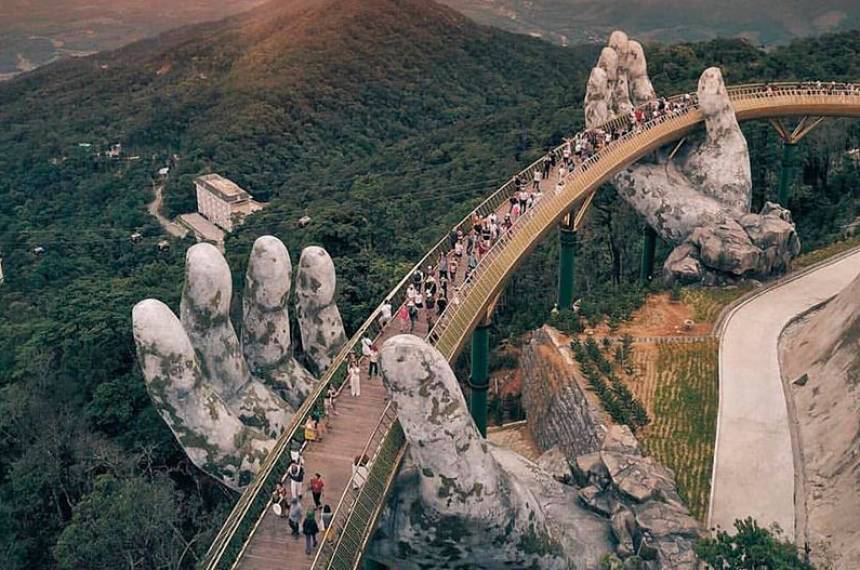 Sun world ba na hills и золотой мост с руками во вьетнаме (дананг)