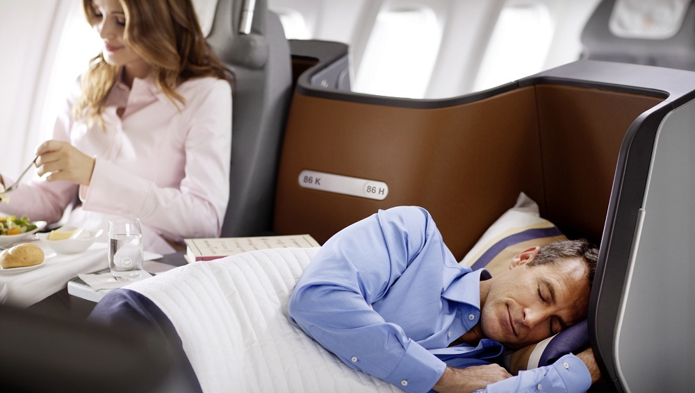 Что взять в самолет на длительный перелет: советы путешественников