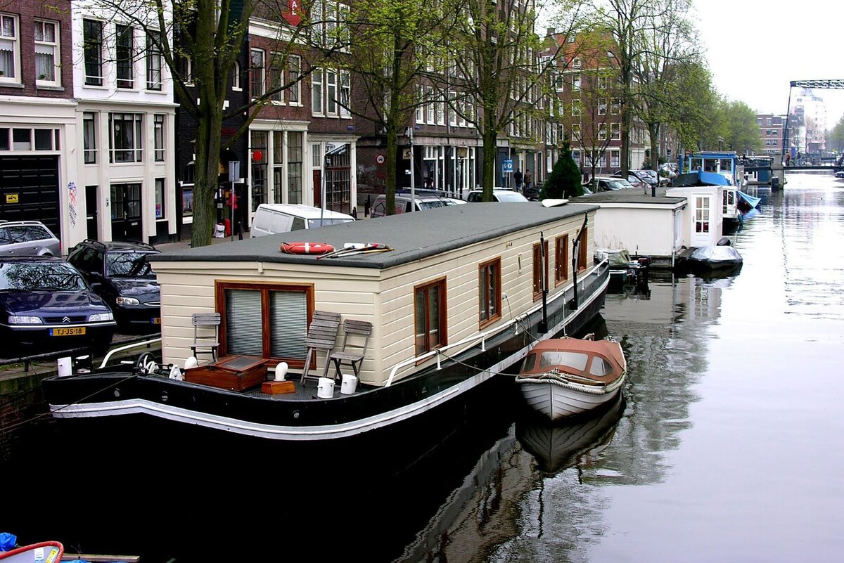 Плавающие дома в амстердаме. описание, фото, интересные факты.