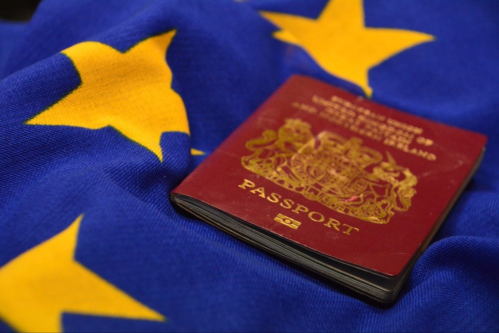 Гражданство ес: как получить паспорт евросоюза просто и быстро
