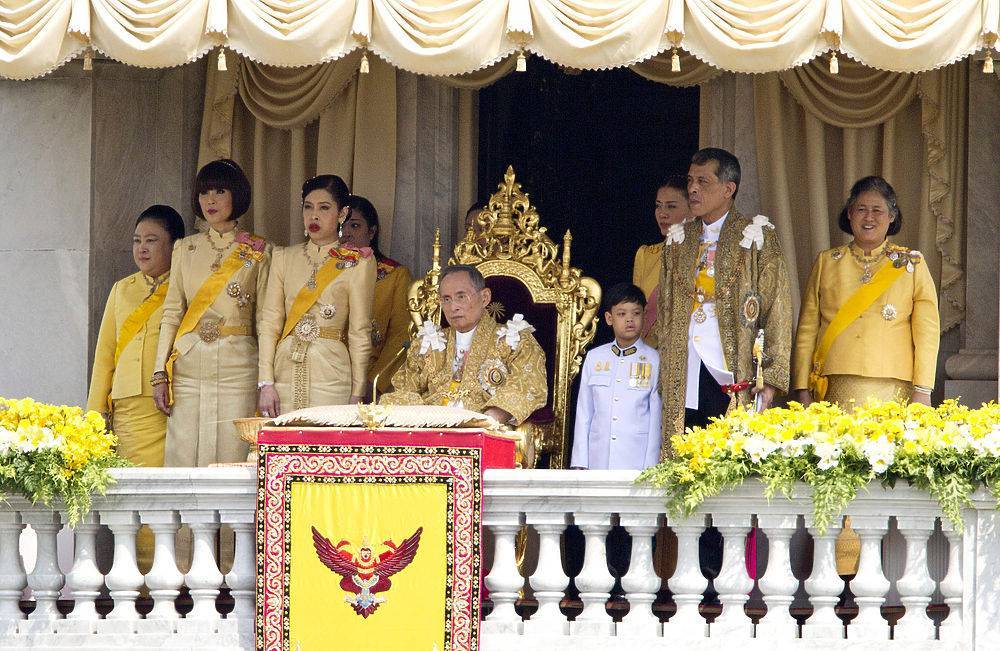 День рождение новой королевы тайланда