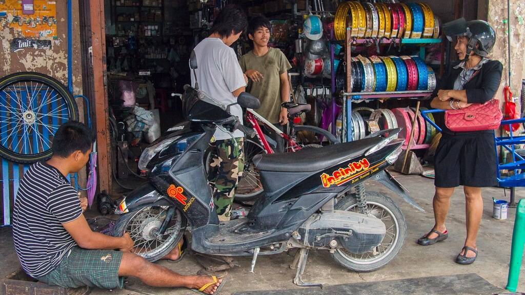 Аренда скутера в тайланде, нужны ли права на байк, цена проката