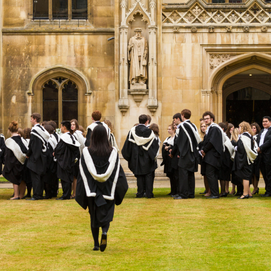 Oxford was founded. Cambridge University студенты. Оксфордский университет кабинет принца Филиппа. Оксфордский университет выпускники Оксфордского университета.