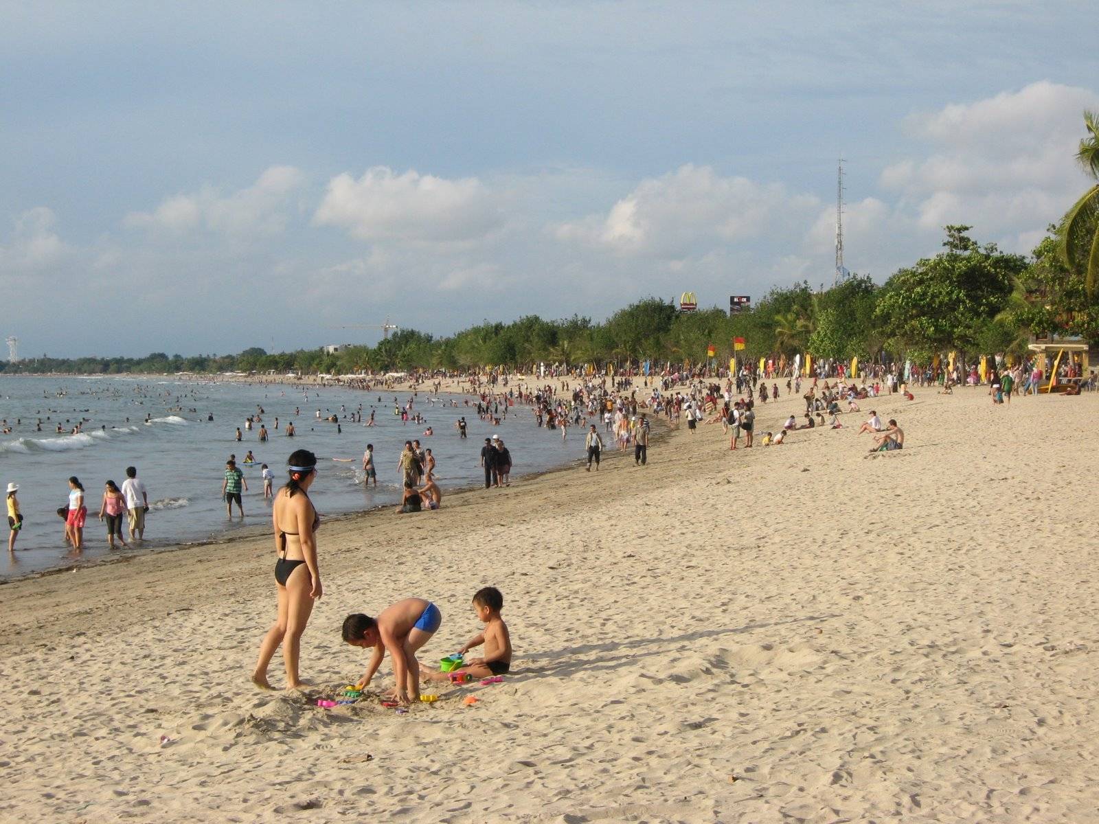 Пляжи в реальном времени. Кута Бали. Пляж Кута. Kuta Beach Bali. Пляж Кута Бич.