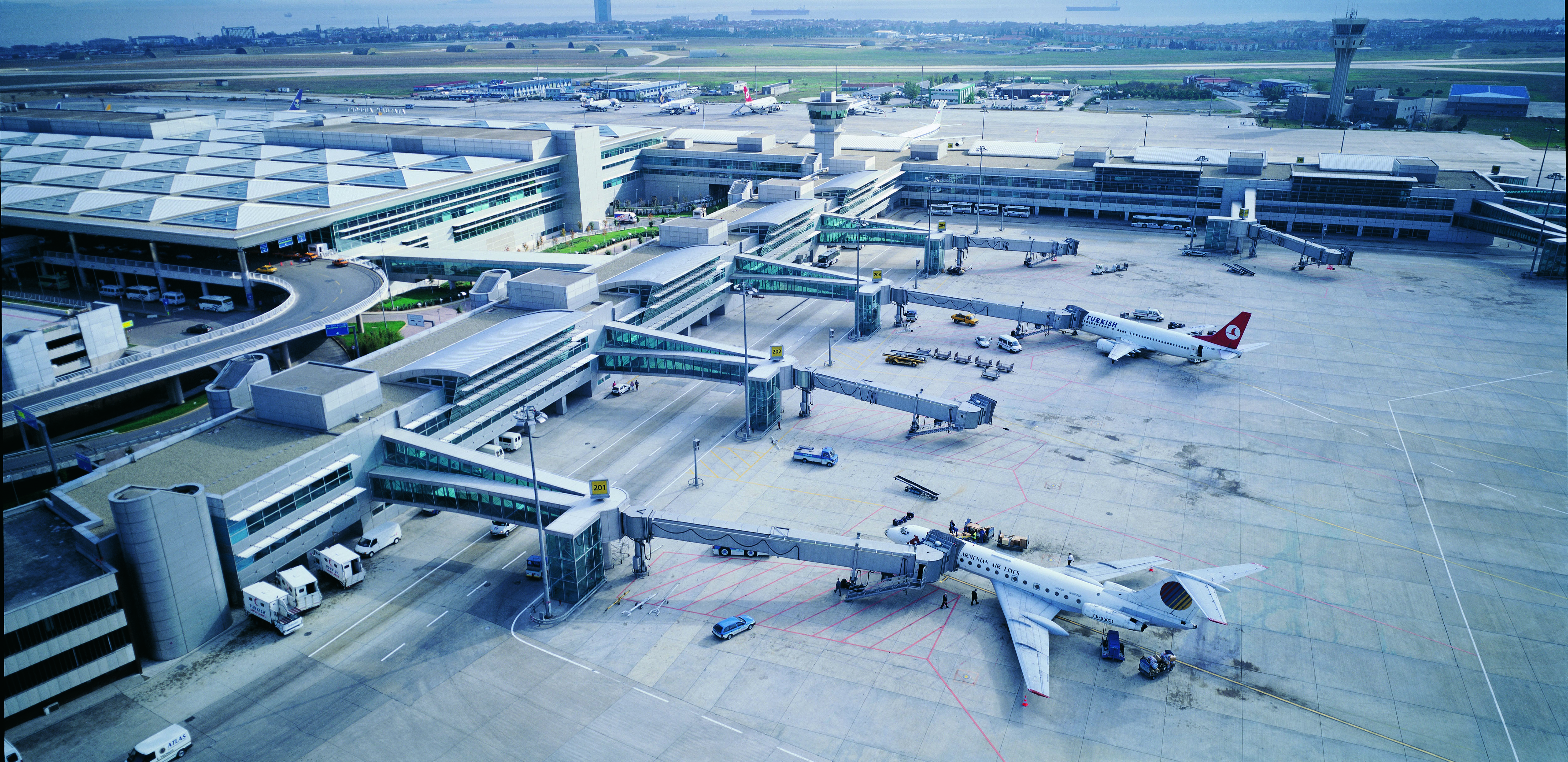 Turkish airport. Аэропорт Стамбула Havalimani. Аэропорт Ататюрк Стамбул. Аэропорты Турции Ататюрк. Аэропорт Ататюрк Стамбул новый.