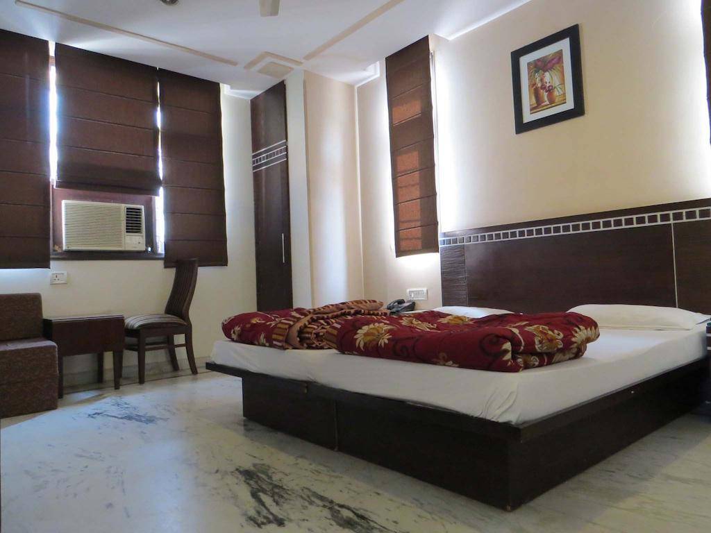 Hotel york legacy -3 minutes walk from new delhi railway station 'the 5 star ambience' newly built