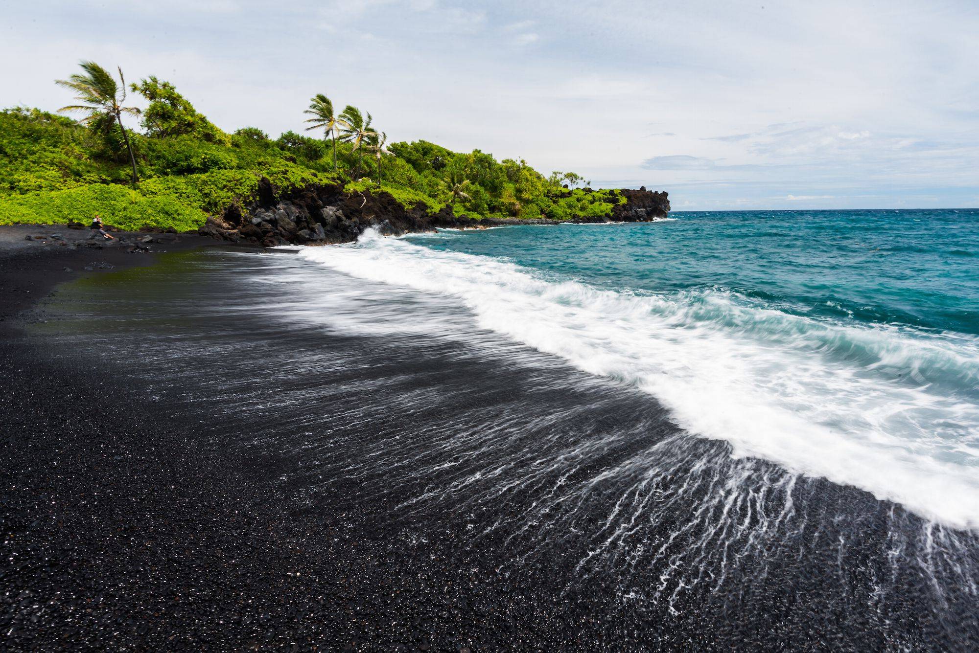15 самых красивых пляжей с черным песком на земле - путешествовать - 2022